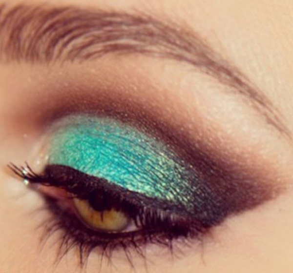 Sea Green Eye Makeup