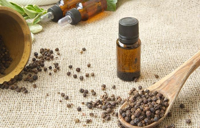 (b)-Black-Pepper-Essential-Oil-For-Vitiligo