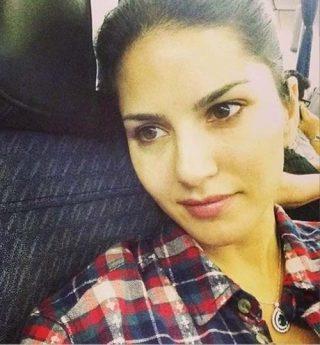 Sunny Leone At A Lounge 6. Sunny Leone At A Lounge - No Makeup Look