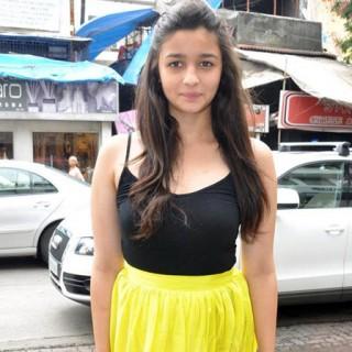 alia bhatt at painting exhibition alia bhatt at painting exhibition