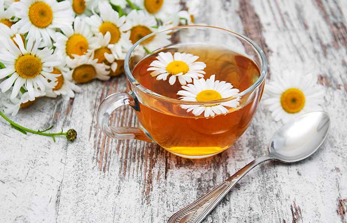 Home Remedies For Dry Eyes - Chamomile Tea