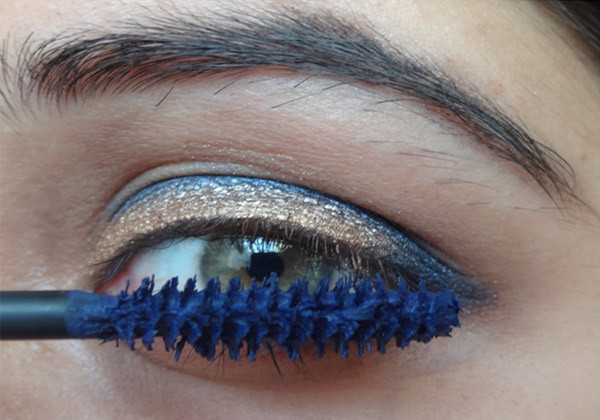 blue mascara