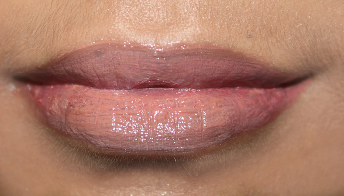 7 Easy Steps To Get Fuller Lips (2)