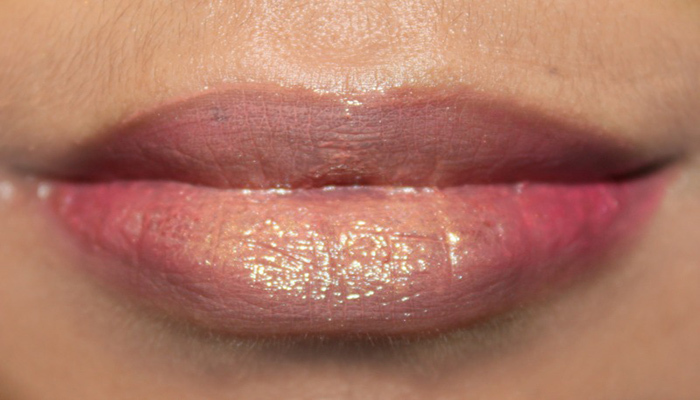 7 Easy Steps To Get Fuller Lips (5)