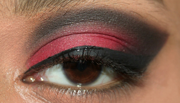 Red and Black Eye Makeup Look (7)