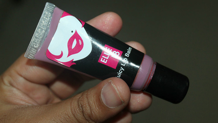 How To Use Lipstick As A Lip Gloss? - Step 1: Apply First Coat