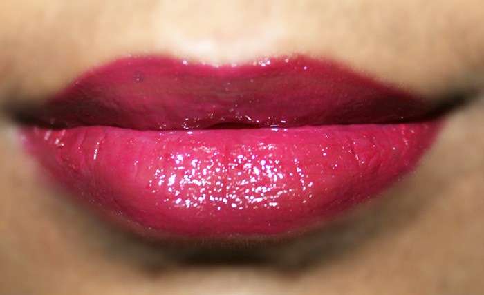 How To Use Lipstick As A Lip Gloss? - Step 2: Create Glossy Effect
