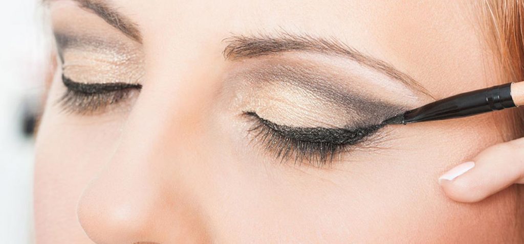 How To Prevent Eyeliner From Smudging Top 7 Tips And Tutorial 