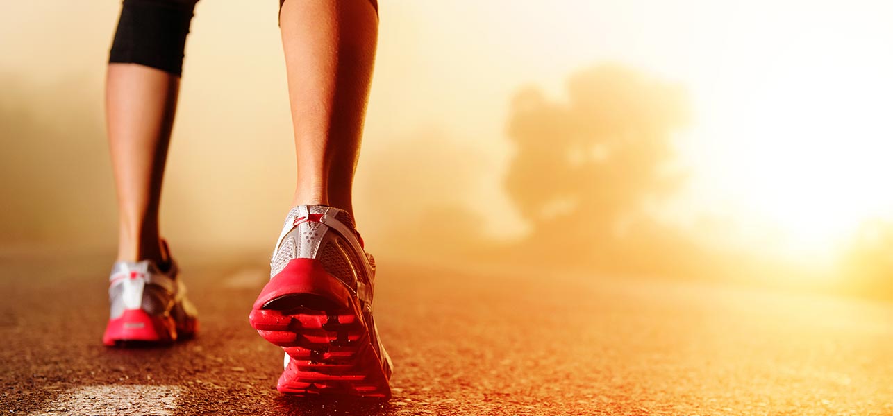 How can a beginner train for a 5K run?