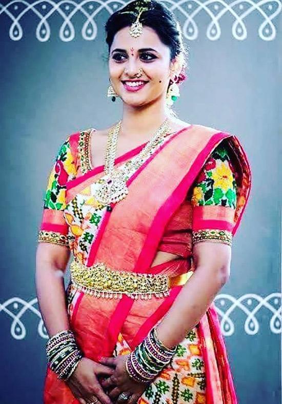 Silk Saree Blouse Designs - Floral Pattu Saree And Embroidered Blouse 27. Floral Pattu Saree And Embroidered Blouse