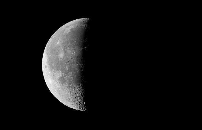 7. Third Quarter Moon Maker Of Alternative Choices