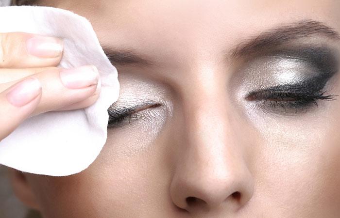 Advantages of Vaseline in removing eye makeup