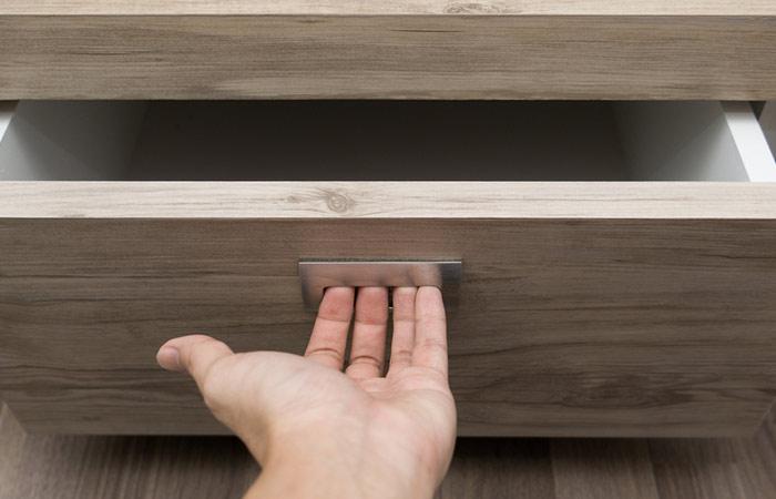 For stuck drawers