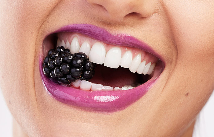 Blackberries can be used to make a purple lip stain