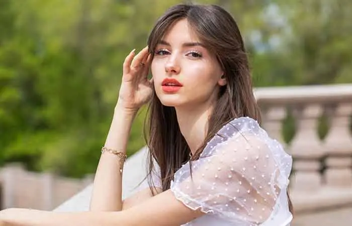 woman in pretty curtain bangs