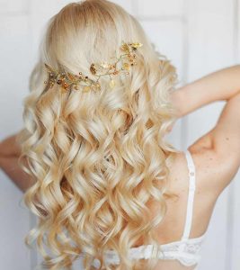 50 Fabulous Messy Hairstyles For Women To...