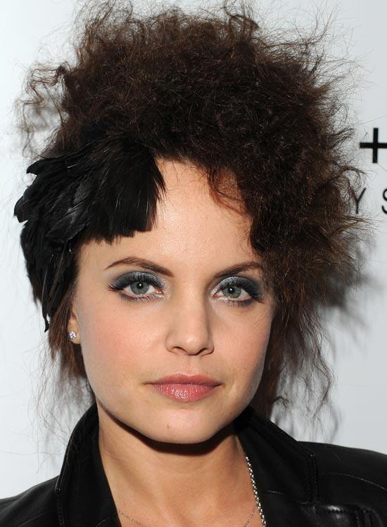 52 Amazing And Easy Hairstyles For Frizzy Hair