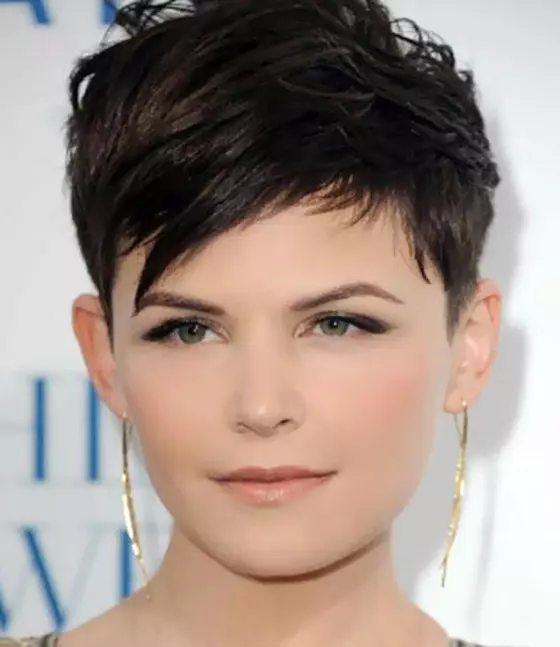 The pixie cut hairstyle to slim down round faces