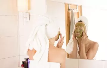 Use a good DIY mask to look beautiful without makeup
