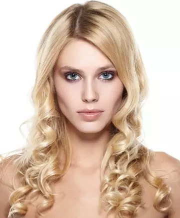 Long blonde curls hairstyle for a square face