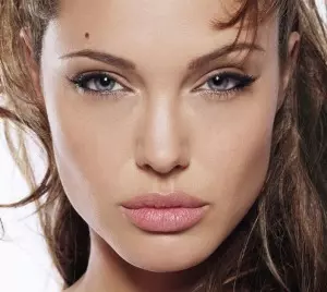 Angelina Jolie Makeup Tips