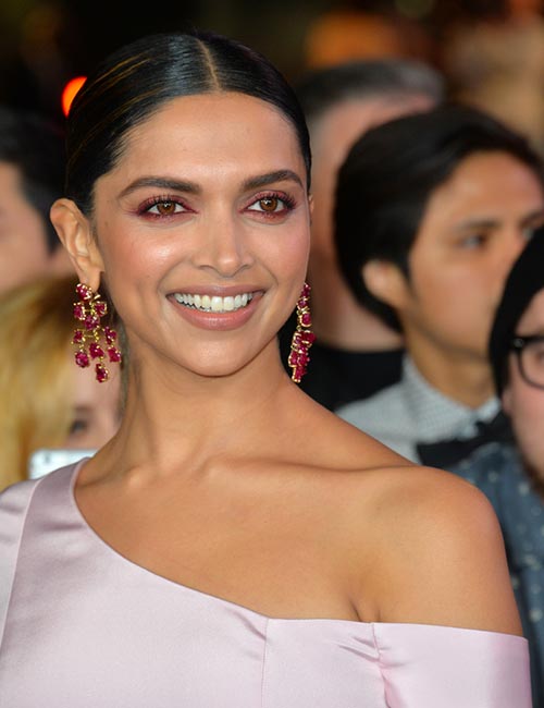 Hairstyle for heart-shaped faces inspired by Deepika Padukone