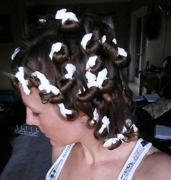 Curl your hair using the paper towel method