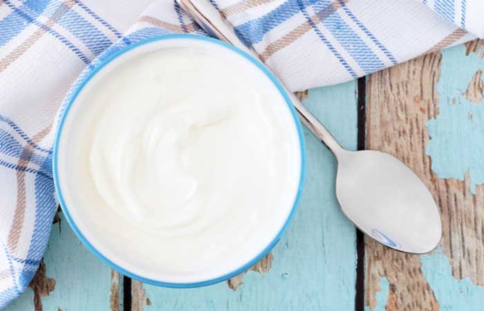 Deep conditioning for hair with yogurt