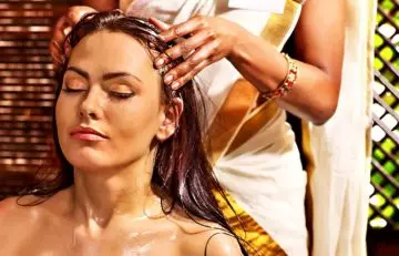 Deep conditioning for hair with hot oil therapy