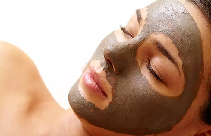 Multani mitti face mask for glowing skin