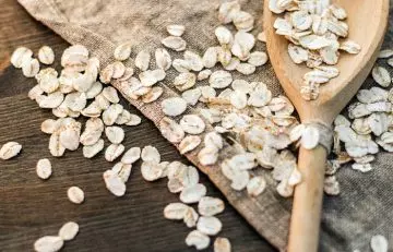 Oatmeal to remove dead skin