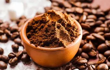 Coffee grounds to remove dead skin