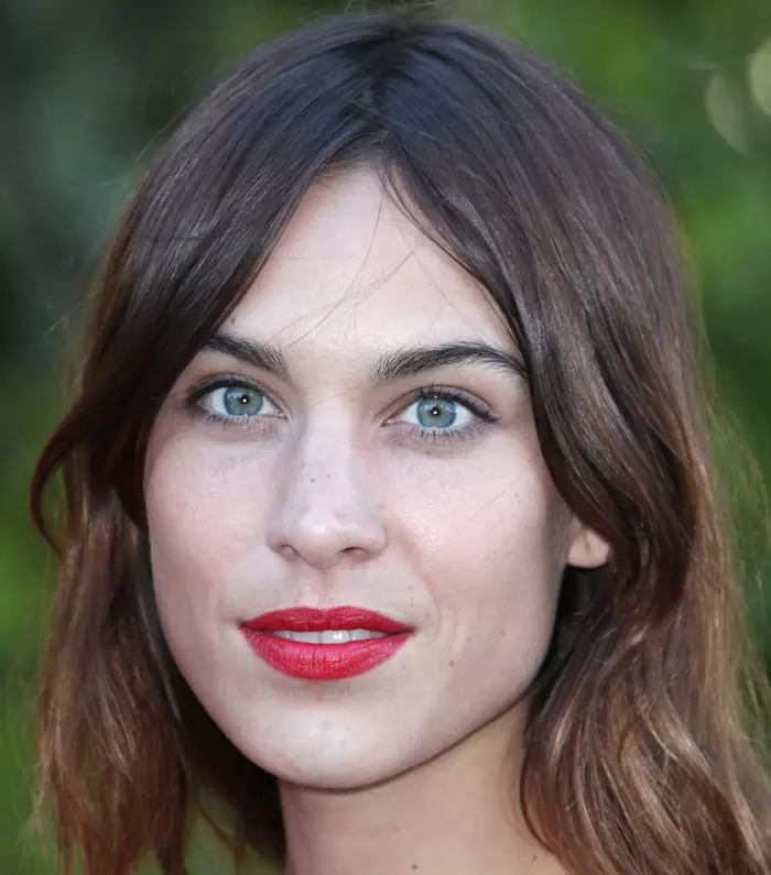 Alexa-Chung has a rectangle face shape