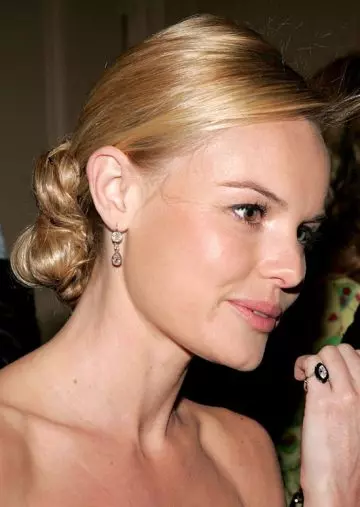 Low twisted chignon hairstyle for professional women
