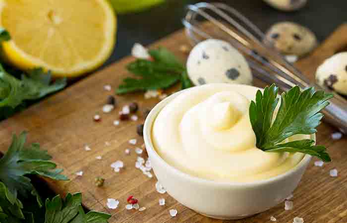 A bowl of mayonnaise to make a hair mask for glossy hair