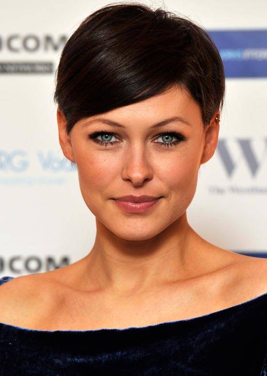 Smart short bob hairstyle for professional women