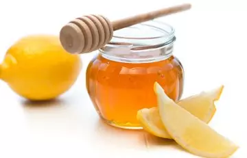 Lemon and honey to remove underarm hair at home