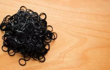 Elastic hair bands to tie hair