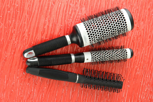 Teasing hair styling combs
