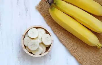 Homemade besan and banana face pack