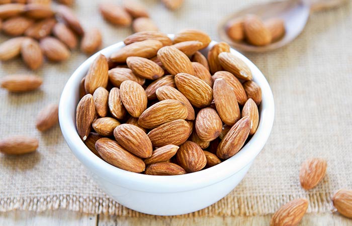 Homemade almond and oatmeal face pack