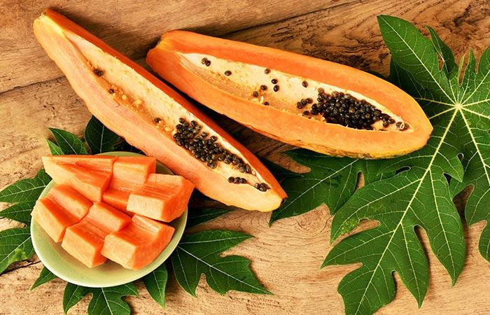 Homemade papaya and oatmeal face pack