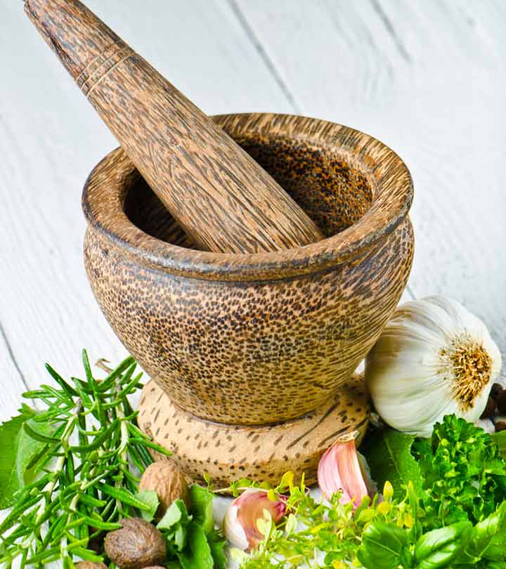 20 Best Herbs That Stimulate Hair Growth Naturally