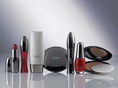 Use the right birdal makeup products