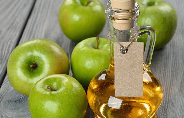 Apple cider vinegar and lemon for dandruff