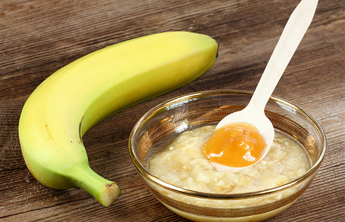 Banana and honey face mask for glowing skin