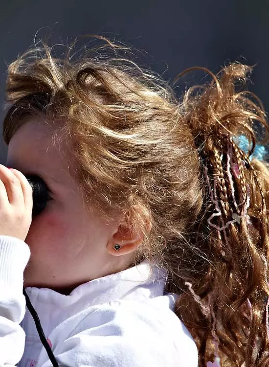 Messy ponytail hairstyle for little girls