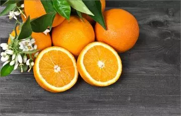 Oranges for a homemade skin lightening face pack
