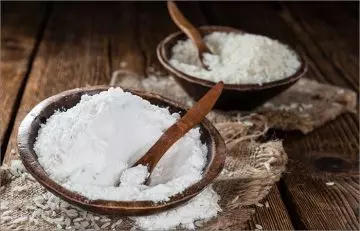 Rice flour for a homemade skin lightening face pack