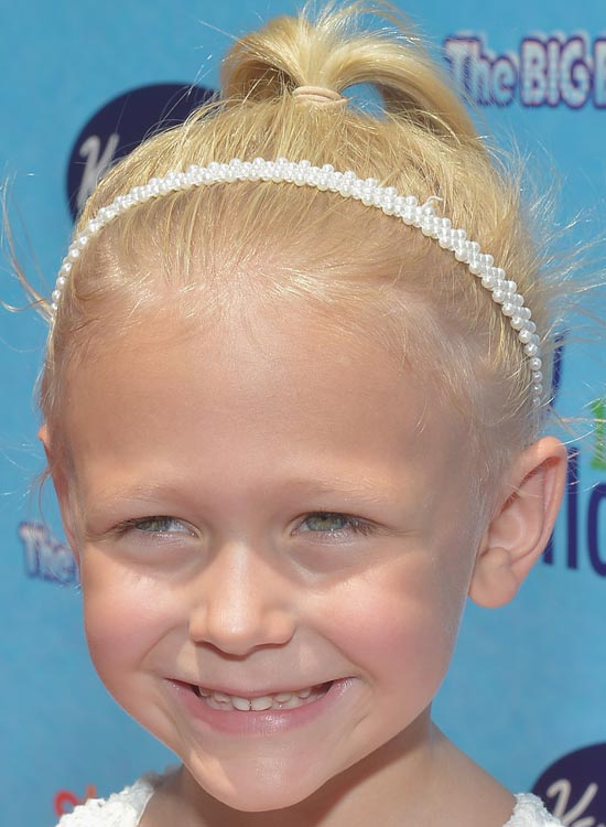 Short blonde ponytail wedding hairstyle for little girls